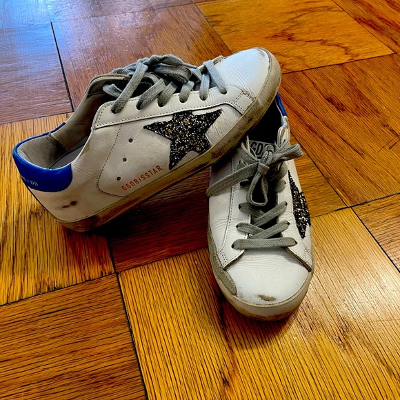 Golden Goose Superstar sneaker size 34. Barely worn Black star w/ blue accent - Picture 1 of 4